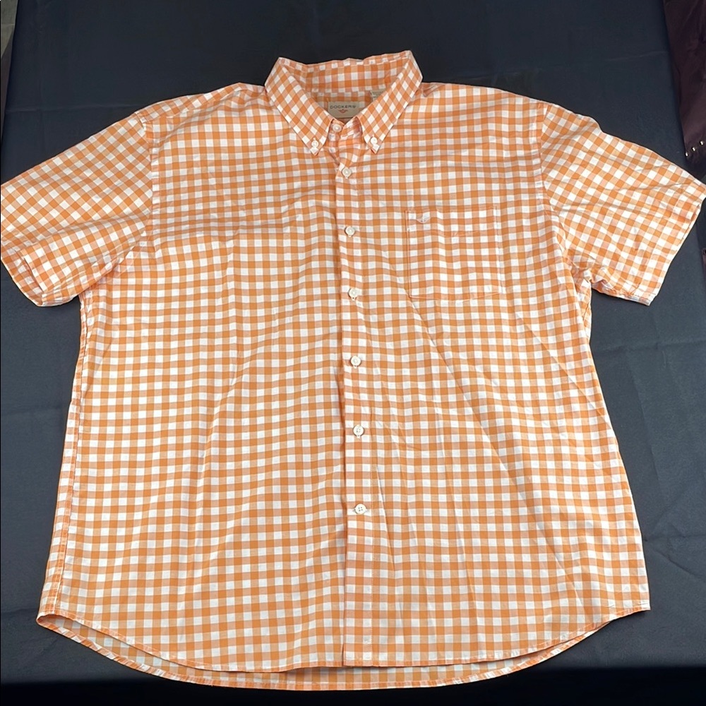 Orange white checkered button down short sleeve Men's Shirt collar